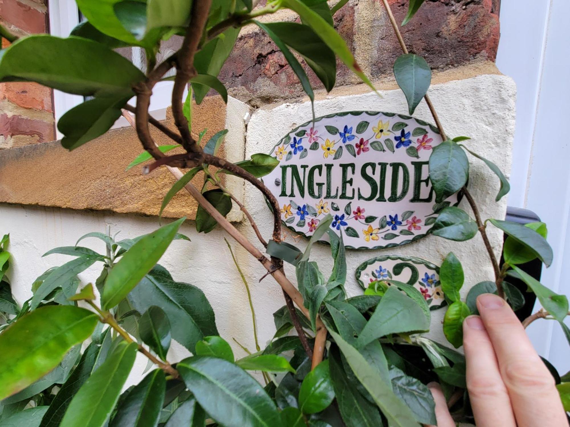 Апартаменты Ingleside Mews Уитби Экстерьер фото